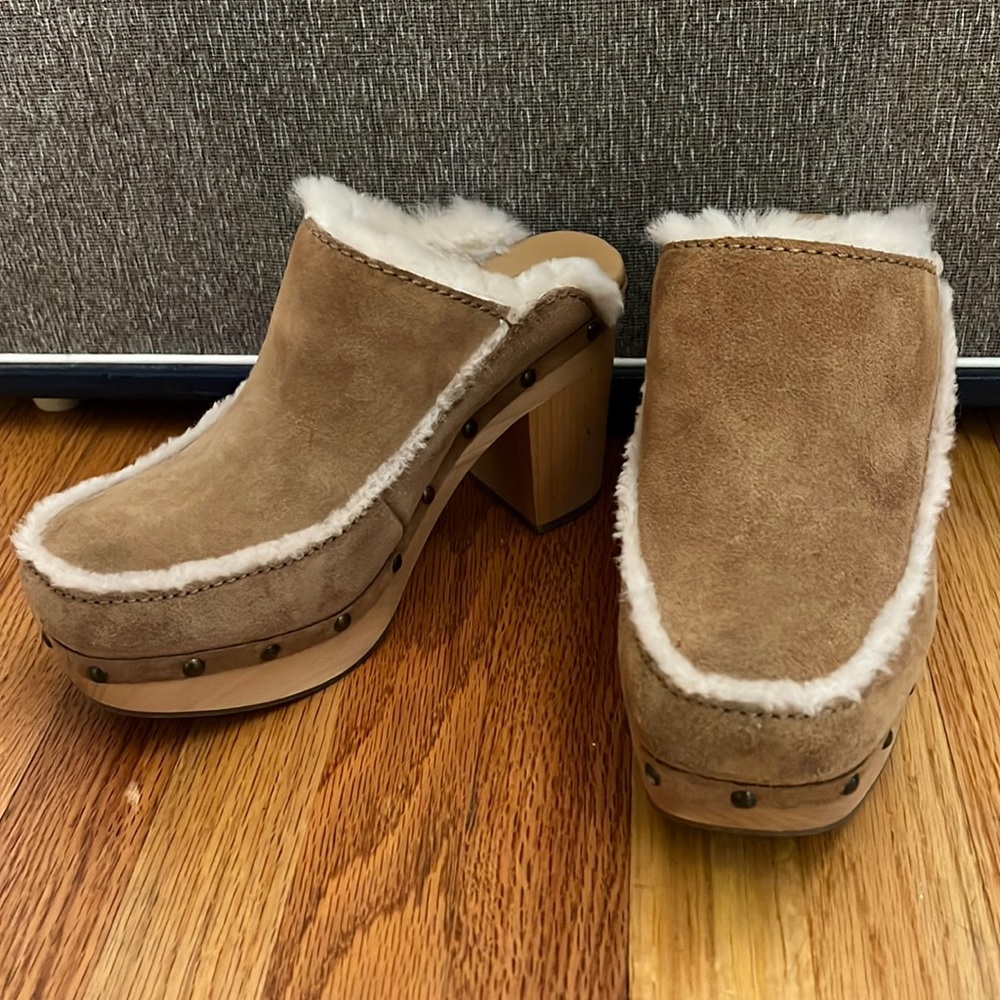 Womens Ugg Aubriana Clogs size 8 Chestnut Brown Fur Shearling